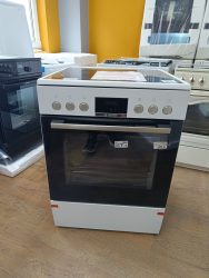 Outletes Kerámialapos tűzhely Bosch HRK39C220