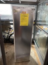   OUTLETES BEÉPÍTHETŐ NORMÁLTERES HŰTŐSZEKRÉNY Bosch KIR81AFE