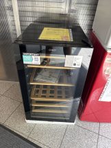 gyái csomagolt borhűtő Candy CWC 150 MHF 